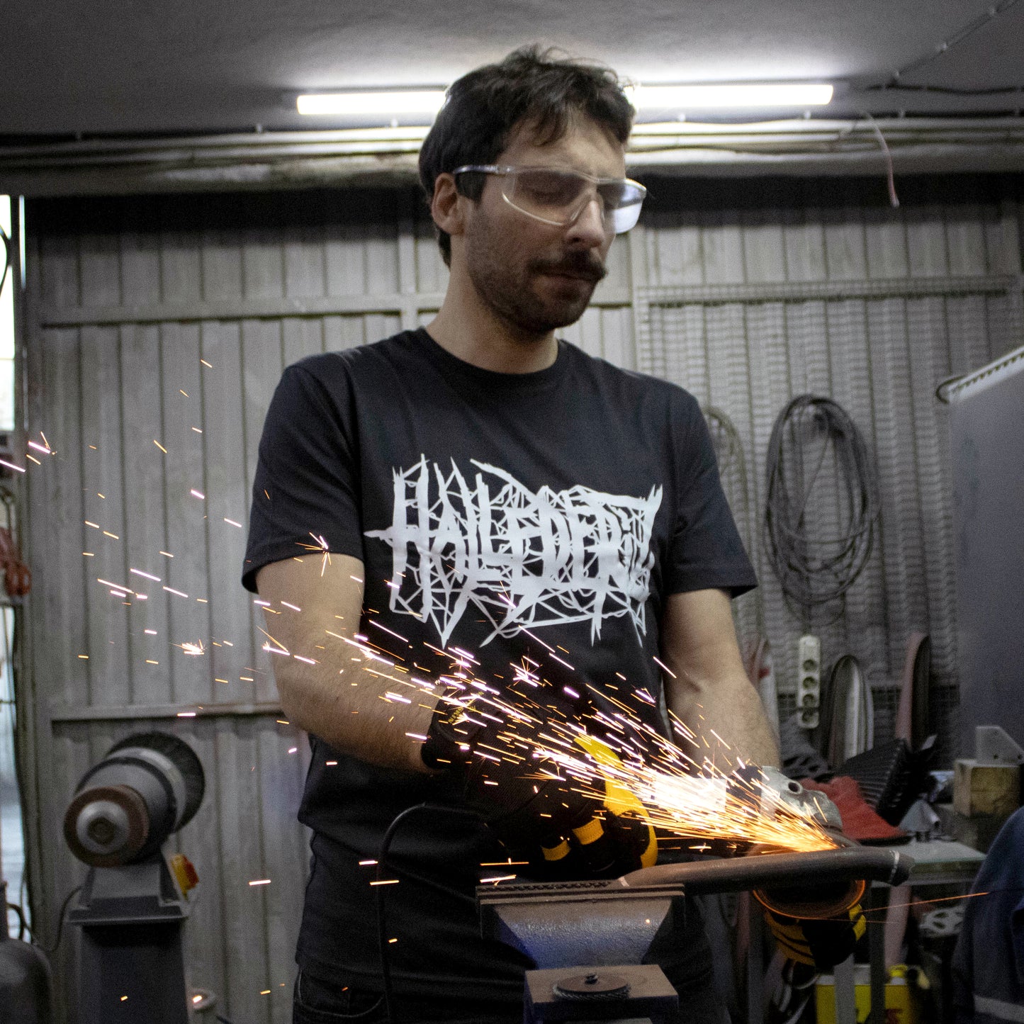 Hallederiz Ölüm Metali Tişört